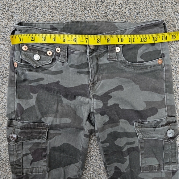 True Religion Camo Cargo Pants Utility Leggings Green Pockets Stretch Womens 24 - Picture 10 of 16